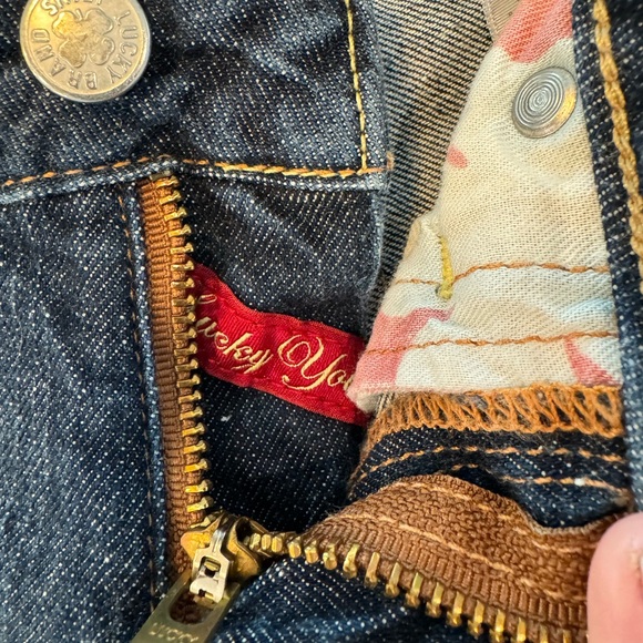 Size 0 lucky brand straight leg jeans - Picture 3 of 4